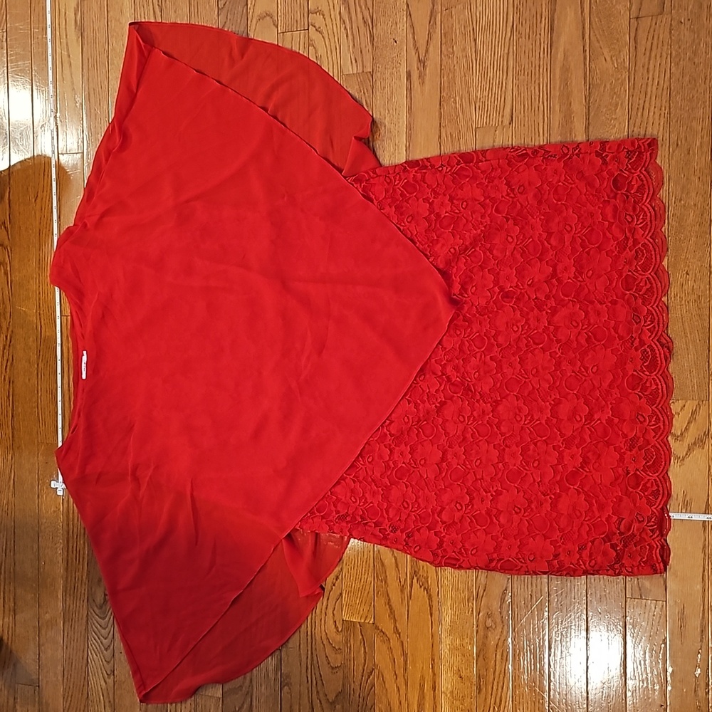 PLUS - red lace dress with attached shall